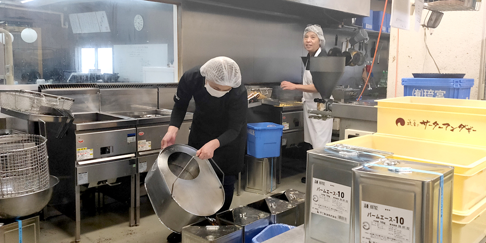 琉球菓子処 琉宮【菓子製造（那覇市牧志）【社会保険完備／正社員登用制度／従業員割引】】の求人募集画像