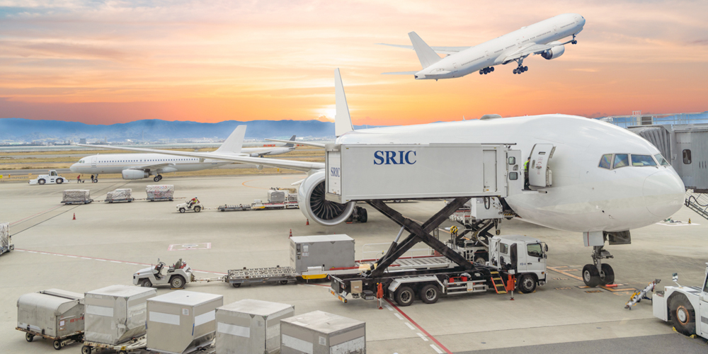 双日ロイヤルインフライトケイタリング株式会社【航空機に載せるドリンクのセット作業スタッフ（那覇市鏡水）【交通費支給／車通勤可／社保完備】】の求人募集画像