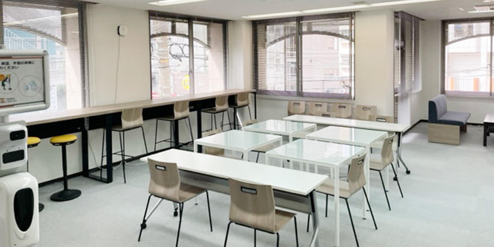 株式会社スカラサービス 那覇久茂地オフィス【事務サポートスタッフ（メール対応・音声文字起こしなど）（那覇市久茂地）【未経験者歓迎／週休2日制／交通費支給】】の求人募集画像