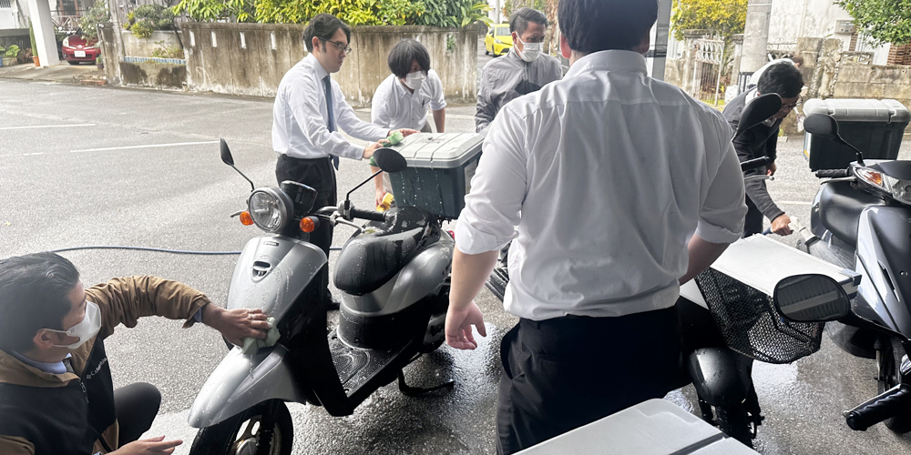 冒険王　株式会社【求人広告の営業（第二新卒／学卒4年以内）（那覇市字銘苅）【研修有／見学・体験入社OK】】の求人募集画像
