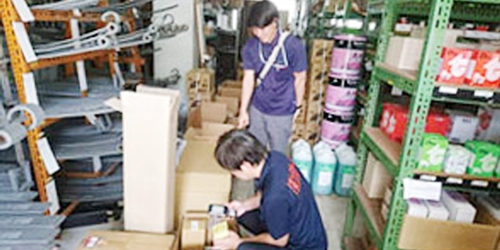 有限会社　大和サービス【車輌部品納品兼パーツ検索スタッフ（沖縄市）【日・祝休み／賞与年2回／交通費有】】の求人募集画像