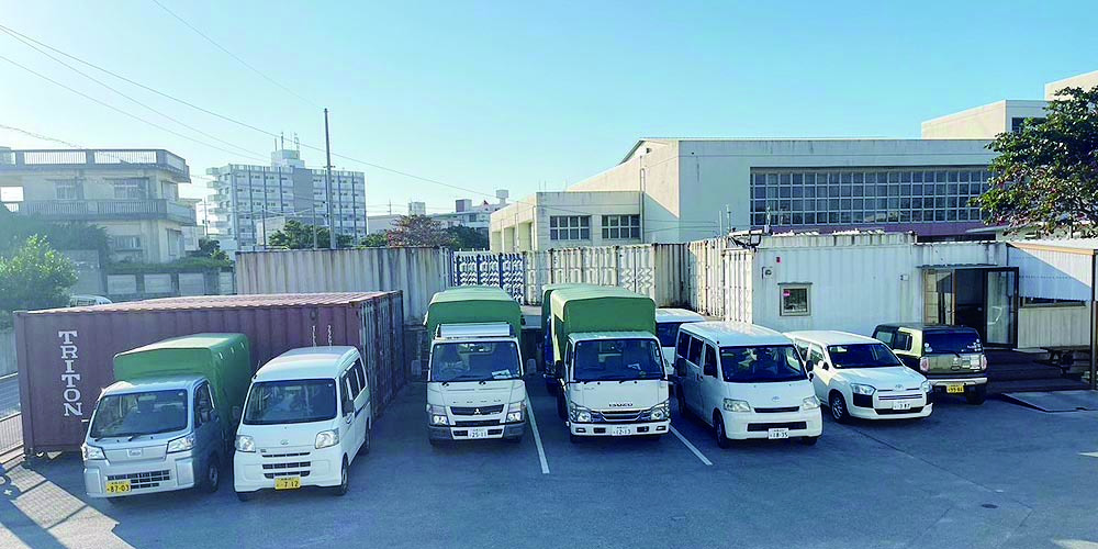 琉球ブリッジ 株式会社【建築資材等の営業兼ルート配送スタッフ(中城村)【賞与年2回／土日祝休み／無料駐車場有】】の求人募集画像