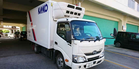 株式会社 海幸 沖縄営業所【冷凍食材のルート配送スタッフ(宜野湾市)【未経験者歓迎／社保完備／賞与年2回】】の求人募集画像