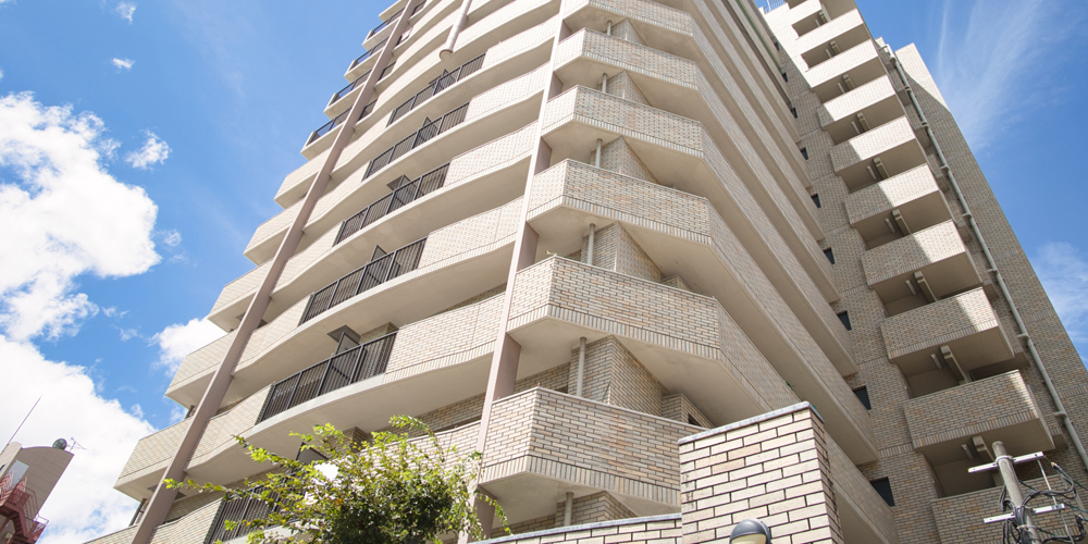 沖縄ペイント　株式会社【建物コーティングスタッフ（経験者）【資格取得支援有／退職金有】】の求人募集画像