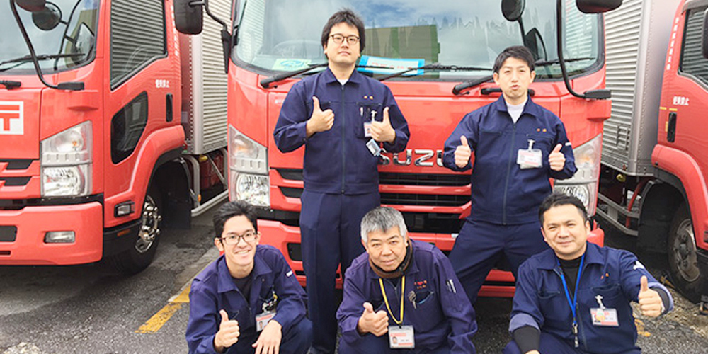 沖縄郵便逓送株式会社【郵便物のルート配送（4t）（那覇市壺川）【中型運転免許取得支援有／交通費有／社員登用有】】の求人募集画像