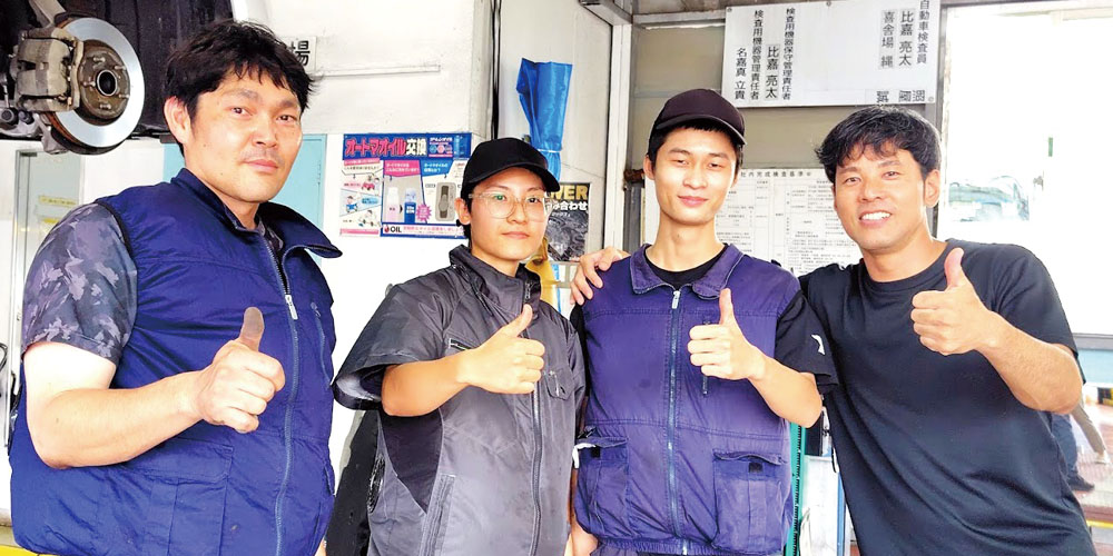 株式会社 松川オート【自動車の鈑金スタッフ（浦添市）【未経験者可／各種手当／無料駐車場完備】】の求人募集画像