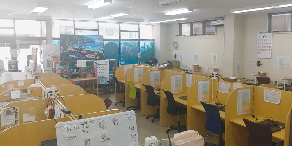 障がいサポートBBトレ【見守りサポーター(那覇市小禄)【週休2日／無資格OK／無料駐車場有】】の求人募集画像