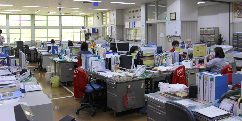 沖縄商工会議所【沖縄商工会議所職員（沖縄市）【週休2日制／交通費手当有／賞与年2回】】の求人募集画像