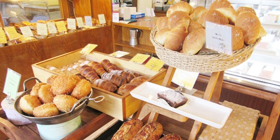 ブーランジェリーパティスリー いまいパン【パン・ケーキ等の販売兼製造（那覇市古島・真地）【未経験OK／週休2日／賞与有】】の求人募集画像
