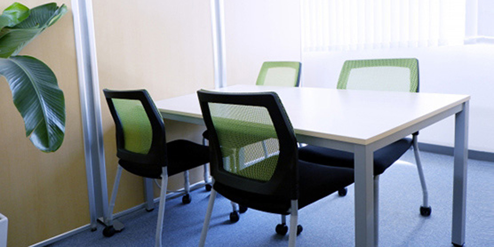 有限会社　名興不動産【不動産賃貸スタッフ（名護市）【賞与年2回／平日休あり／駐車場有】】の求人募集画像