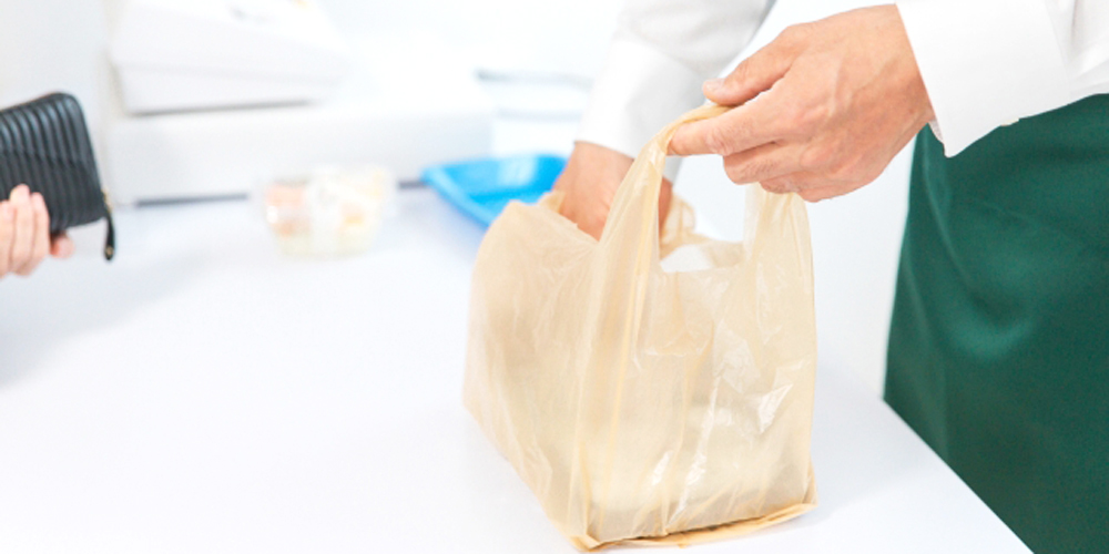 ファミリーマート　大里目取真店【コンビニスタッフ（南城市）【週2日勤務／高校生可／駐車場有】】の求人募集画像