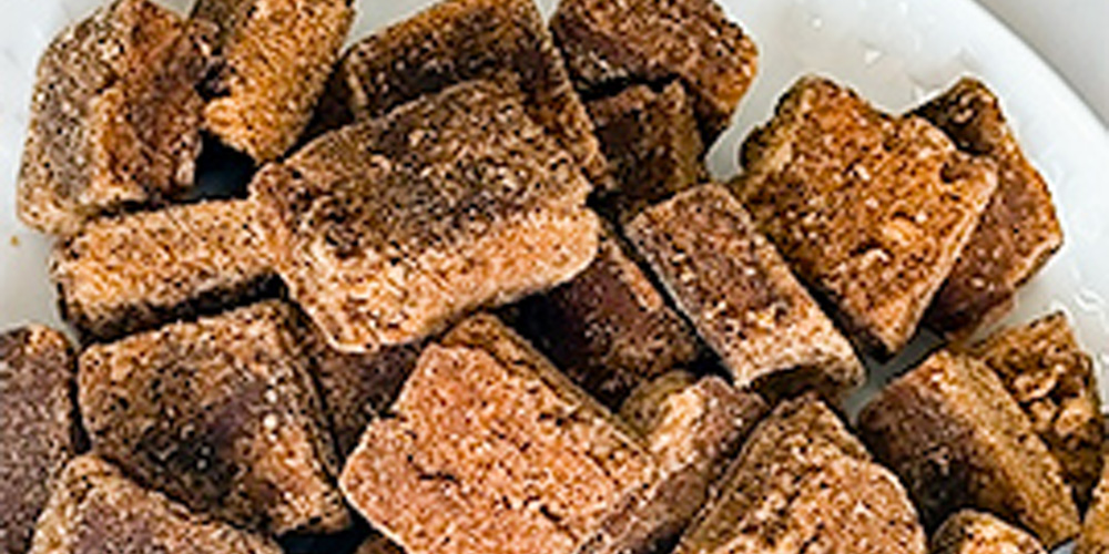 西表糖業株式会社【黒糖製品及び製造工程過程の分析(西表島)【正社員登用前提/年間休日120日以上/資格取得受験費用補助】】の求人募集画像