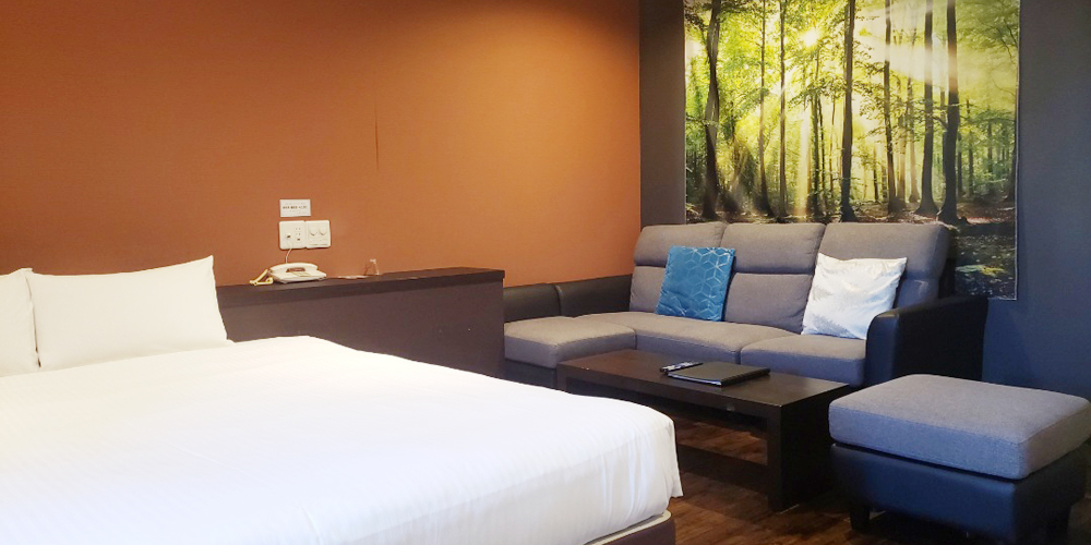 波の上クリスタルホテル【ホテルの受付スタッフ（那覇市若狭）【無料駐車場有／未経験OK】】の求人募集画像