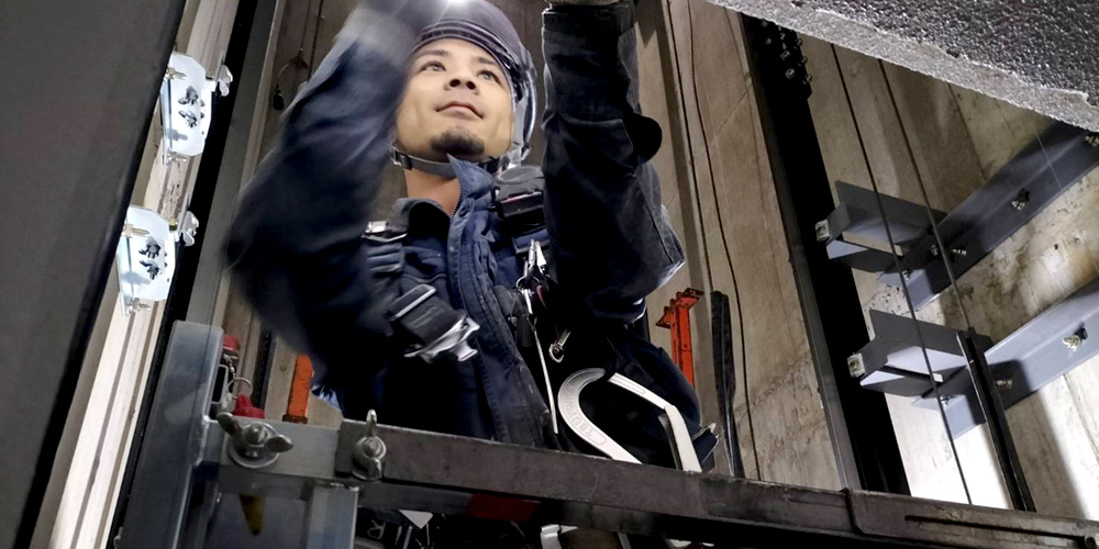 有限会社　沖昇トラスト【エレベーター・エスカレーター設置の工事スタッフ（西原町）【未経験歓迎／土日休み／資格取得支援】】の求人募集画像