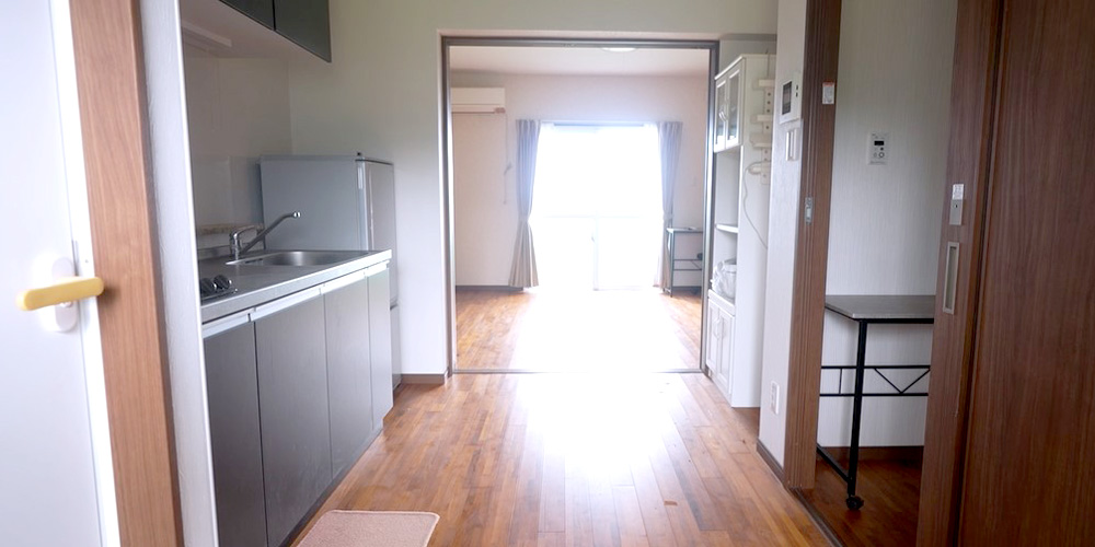 西表糖業株式会社【黒糖づくり・機械点検スタッフ(西表島)【正社員登用前提／年間休日120日以上／資格取得受験費用補助】】の求人募集画像