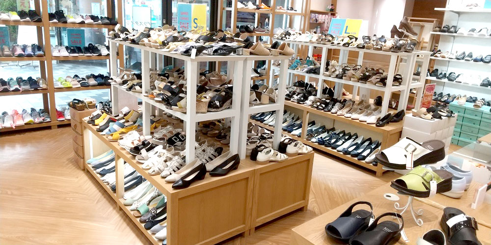 沖縄月星 株式会社【婦人靴の販売スタッフ（那覇市久茂地）【未経験OK／週2～3日休み】】の求人募集画像