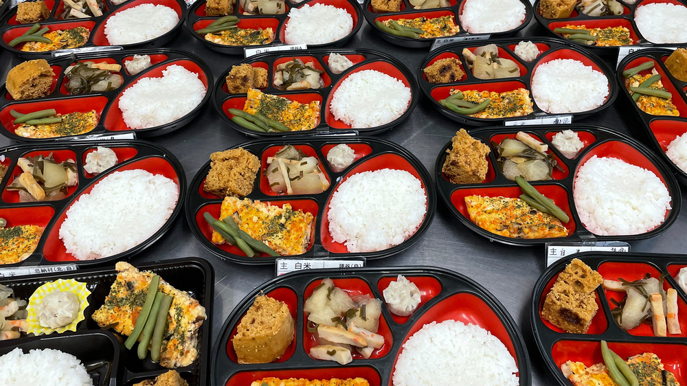 配食サービスセンター　配彩ナビィー【お弁当配達スタッフ（恩納村）【資格・経験不問／交通費有／駐車場有】】の求人募集画像