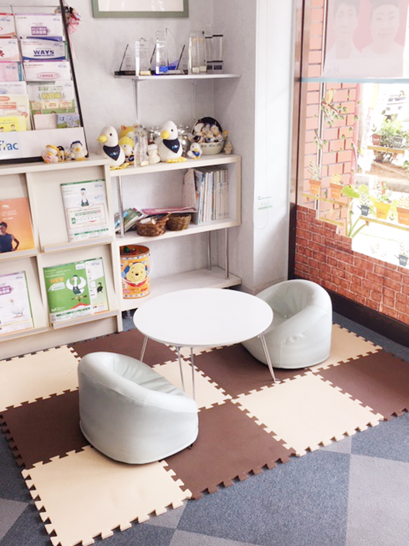 有限会社エス・ティーファミリー【事務・窓口スタッフ（浦添市）【土・日・祝休み／駐車場有／交通費有】】の求人募集画像