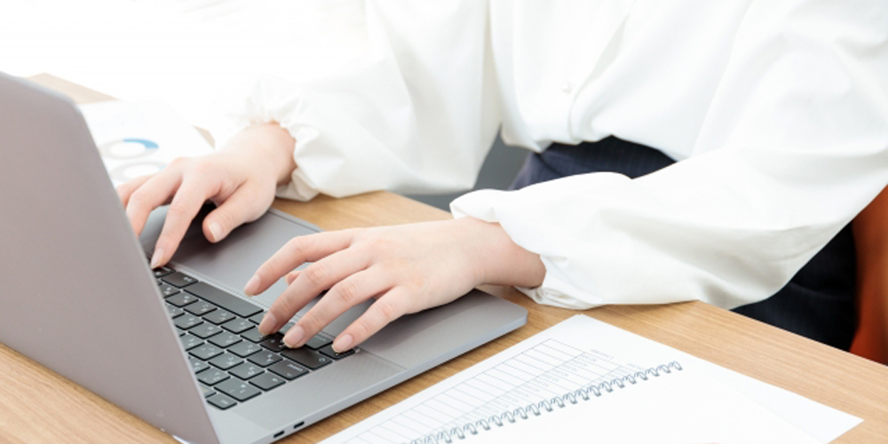 ジェイウォーム ジョブット【Webアプリケーション開発エンジニア[職業紹介]（浦添市）【土日祝休：リモート可】】の求人募集画像