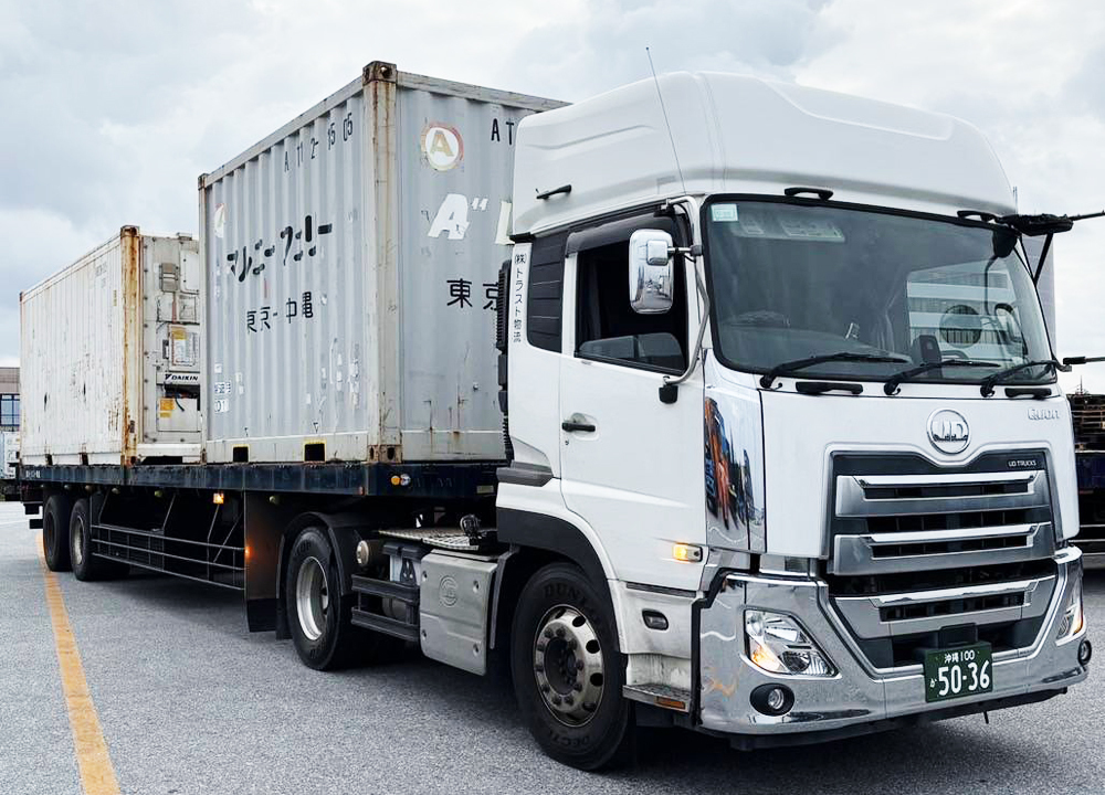 株式会社 トラスト物流【大型ドライバー(浦添市)【月給23万円以上/デバン作業少なめ/昇給&賞与有】】の求人募集画像