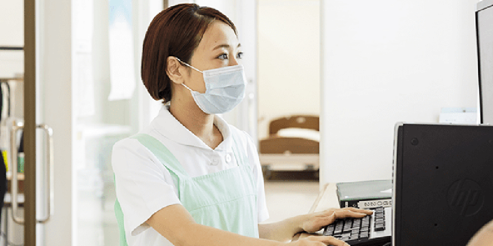 医療法人 天仁会 パークヒル天久【介護職員（デイケア）（那覇市天久）【年間休日120日／週休2日／賞与年2回】】の求人募集画像