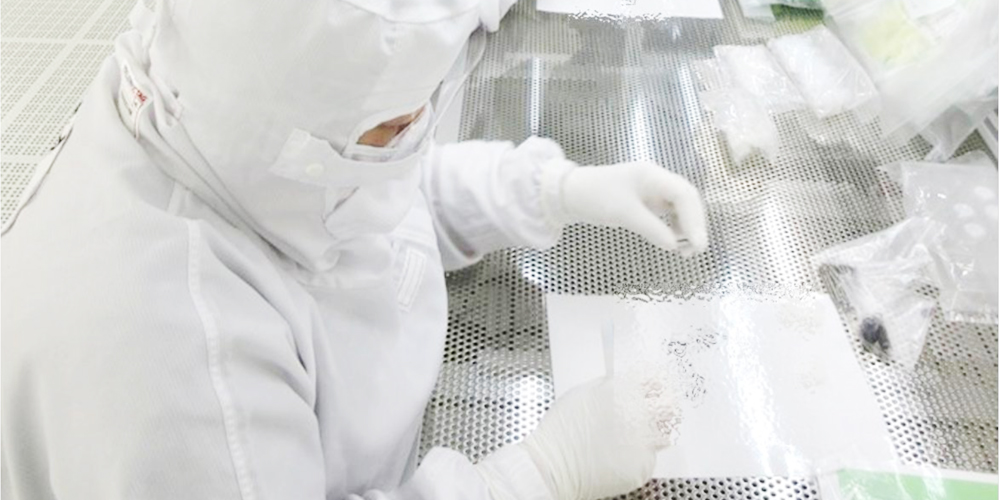 株式会社ADO（エーディーオー）【医療分野、環境分析分野、半導体分野で使用されるバルブの生産（うるま市）【土日祝休み／正社員登用制度あり／未経験OK】】の求人募集画像