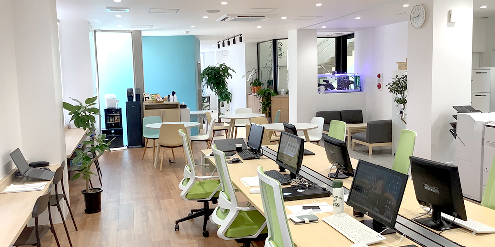 （株）ブレンズ（ほっともっと・やよい軒沖縄本部）【一般事務（労務人事）(那覇市首里石嶺町)【週休2日／賞与年2回／無料駐車場有】】の求人募集画像