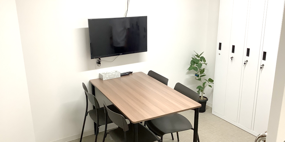 （株）ブレンズ（ほっともっと・やよい軒沖縄本部）【一般事務（労務人事）(那覇市首里石嶺町)【週休2日／賞与年2回／無料駐車場有】】の求人募集画像