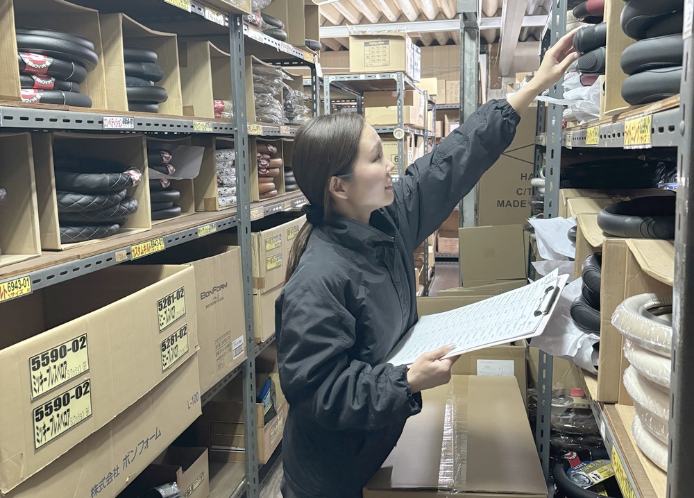 株式会社オキショウ【カー用品・アウトドア用品のルート配送・営業スタッフ(与那原町)【社保完備／達成金／無料駐車場有 】】の求人募集画像