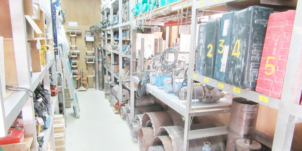 有限会社　与儀技建【建設現場の作業スタッフ（宜野湾市）【未経験者歓迎／ワークライフバランス／作業着支給】】の求人募集画像