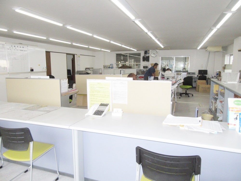 合資会社 牧港オートサービス【一般事務（整備工場の受付・伝票処理）（浦添市）【残業なし／無料駐車場有／未経験可】】の求人募集画像