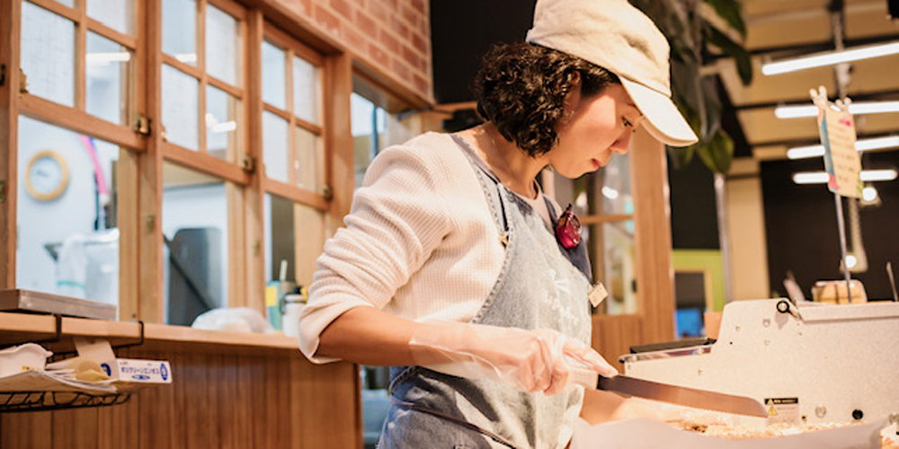 有限会社　ハッピーモア【キッチンスタッフ（宜野湾市大山）【未経験者歓迎／主婦（夫）歓迎／ワークライフバランス重視】】の求人募集画像