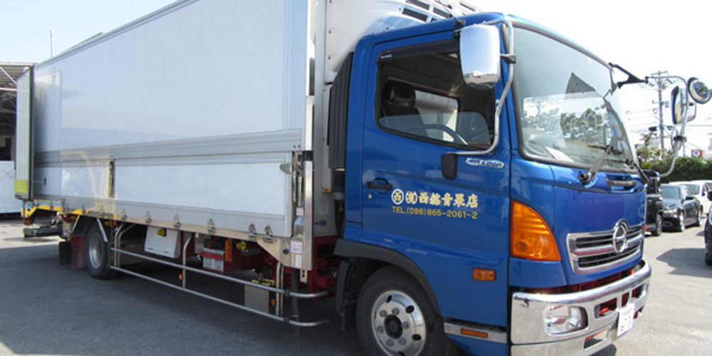 有限会社 西銘青果店【青果商品管理・配達及びピッキングスタッフ（浦添市）【フォークリフト資格取得制度有】】の求人募集画像