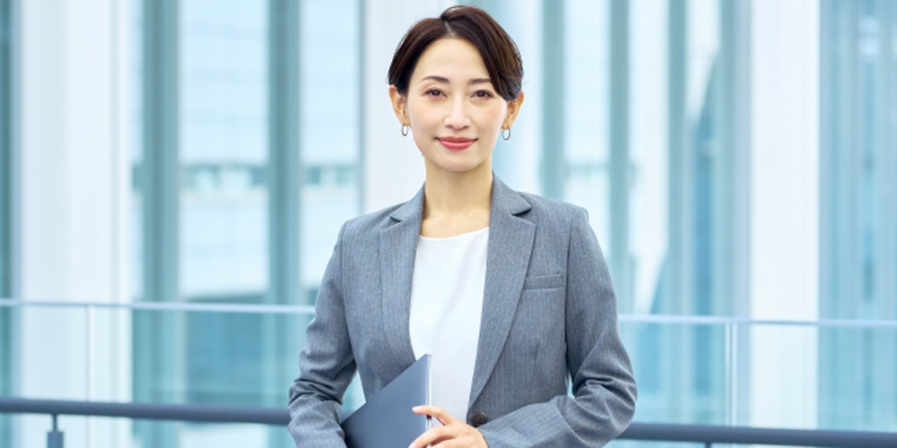 株式会社 エフ・ビー・エル【資産運用商品の接客案内スタッフ（那覇市久茂地）【週休3日制／ノルマ・飛び込みなし／未経験歓迎】】の求人募集画像