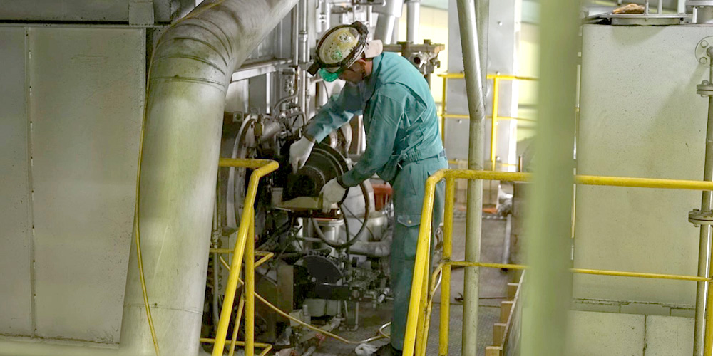 西表糖業株式会社【黒糖づくり・機械点検スタッフ(西表島)【U・Iターン歓迎／正社員登用前提／年間休日120日以上】】の求人募集画像