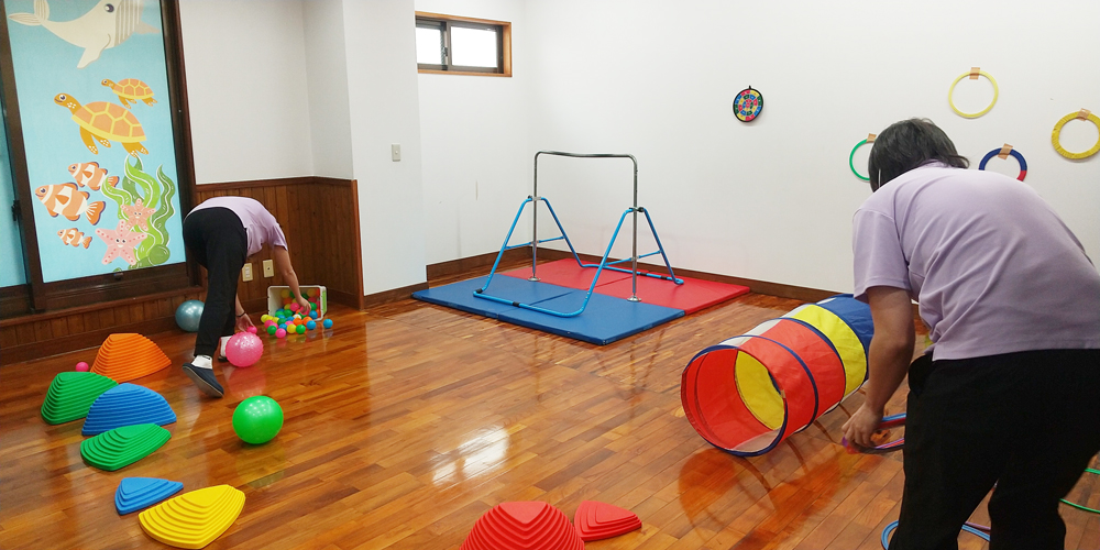 はぴじゅに/株式会社徳久グッドビズ【児童デイの保育士（那覇市首里）【月給21万円～／土日祝休み／交通費支給】】の求人募集画像