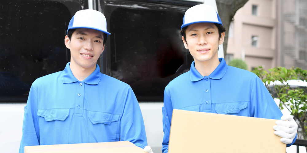 有限会社 デンカイ【エアコン設置工事の助手（西原町）【未経験歓迎／夏だけ短期／正社員登用有】】の求人募集画像
