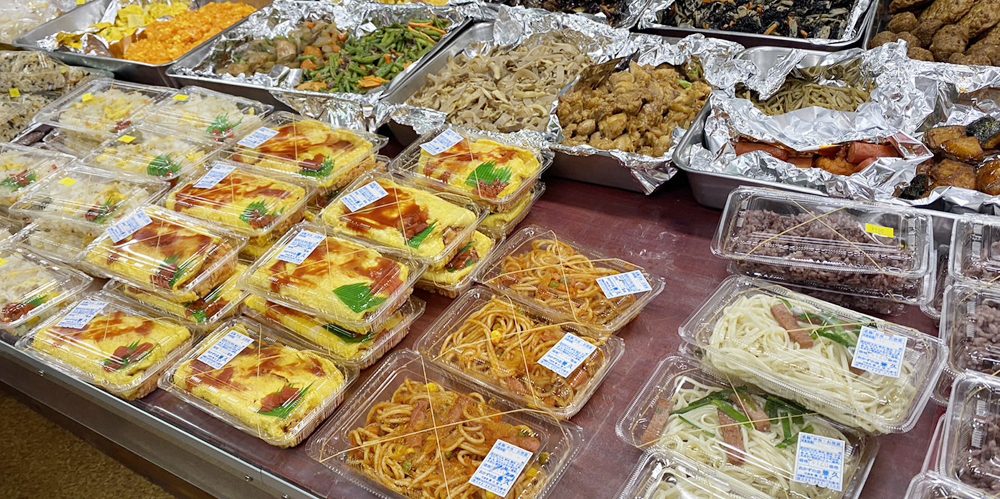 おかずの店 兼久【惣菜などの製造・販売（うるま市）【資格不問／短時間4～6h／扶養内勤務OK】】の求人募集画像
