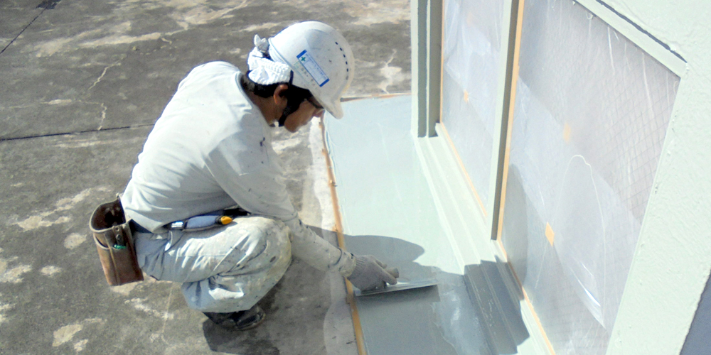 株式会社　タカケン開発【防水・シーリング作業スタッフ（南風原町）【職歴不問／資格取得支援制度あり／残業なし】】の求人募集画像