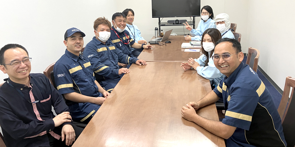 双日ロイヤルインフライトケイタリング株式会社【航空機内へ機内食の搭載スタッフ／ドライバー（那覇市鏡水）【大型免許取得支援制度あり／未経験歓迎／経験不問】】の求人募集画像